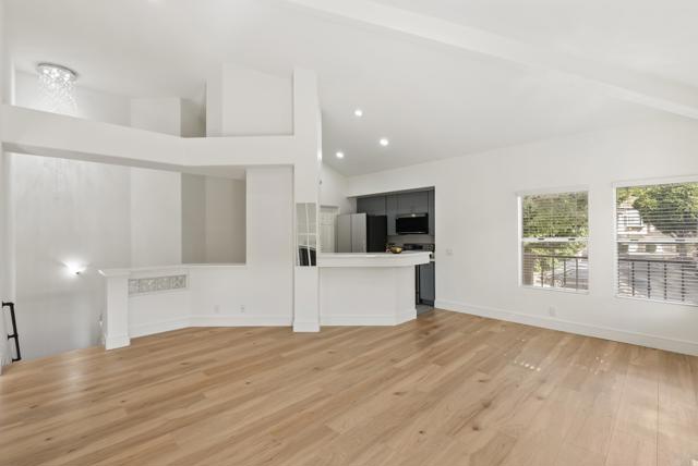 Detail Gallery Image 7 of 28 For 7215 Calabria Ct #74,  San Diego,  CA 92122 - 2 Beds | 2 Baths