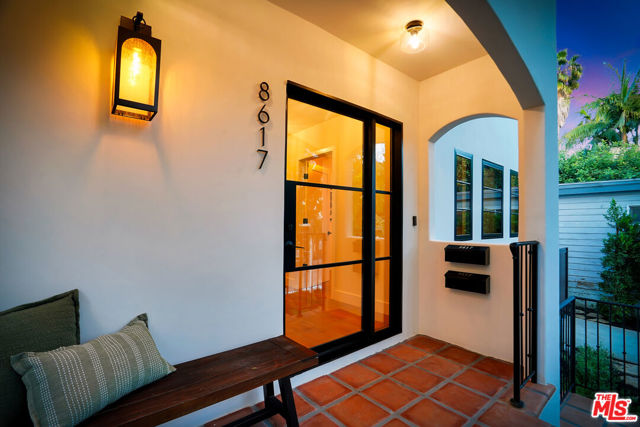 8617 Rugby Drive, West Hollywood CA: https://media.crmls.org/mediaz/5dc2a8c6-9b66-4b02-bbd5-fac0b6862aa1.jpg
