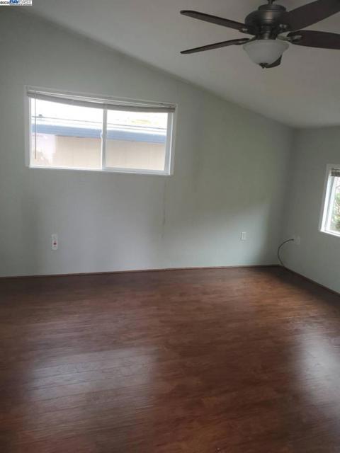 1706 Fairview St, Berkeley CA: https://media.crmls.org/mediaz/5dc2ac1c-3ebb-417b-9de6-b0119f819b15.jpg