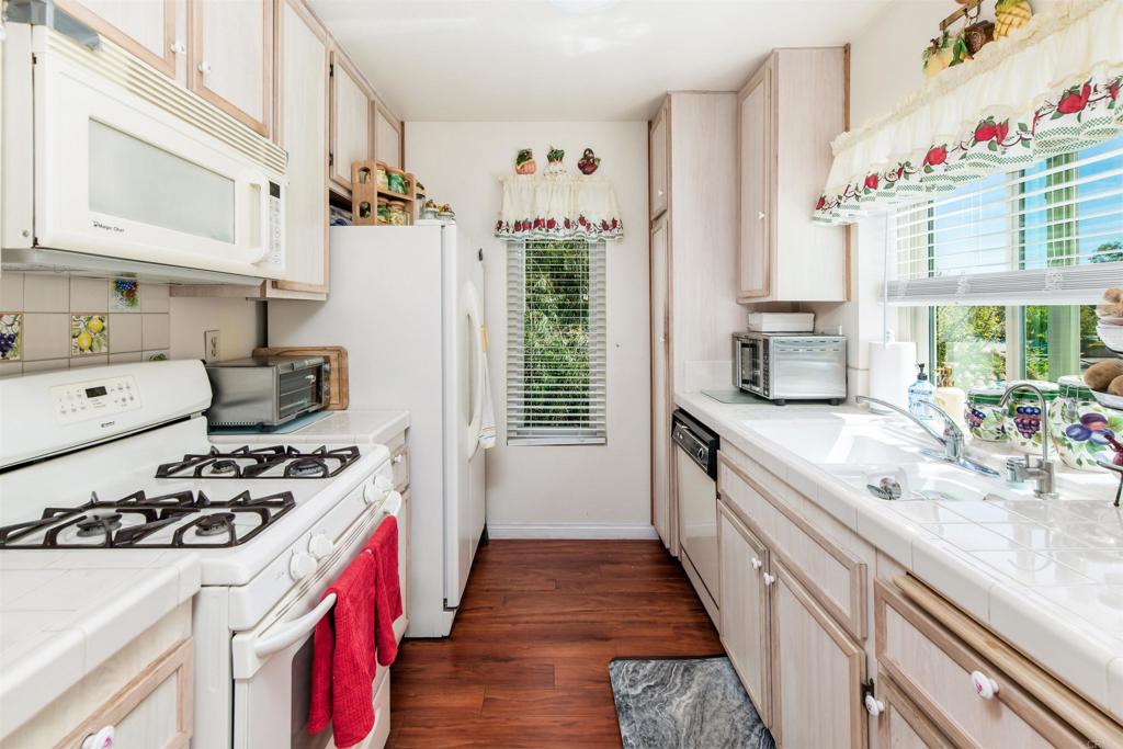 10758 Dabney Drive - photo 5