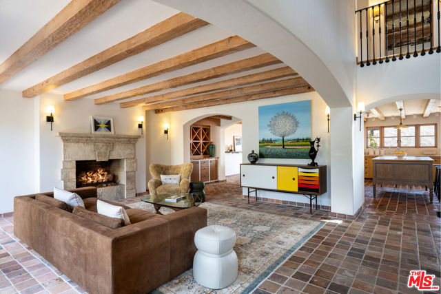 791 Nyes Place, Laguna Beach CA: https://media.crmls.org/mediaz/5dc35d69-e355-4bc5-ab8e-705470910b88.jpg
