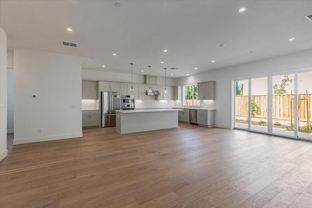 328 Isabelline Court, San Ramon CA: https://media.crmls.org/mediaz/5dc3716a-93f4-4900-b657-0fc9e0e9e609.jpg