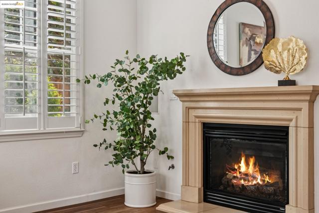 1027 Azuar Drive, Vallejo CA: https://media.crmls.org/mediaz/5dc39fc0-28da-41b8-bb50-456f1bf8f553.jpg