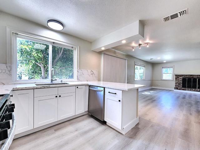 2160 Clipper Ship Drive, Fairfield CA: https://media.crmls.org/mediaz/5dc45f33-e6ce-4406-98ef-10df1427db4c.jpg