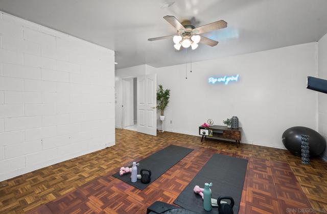 10575 Spruce Grove Ave, San Diego CA: https://media.crmls.org/mediaz/5dc5097c-5630-4b55-bbeb-1f03edf8e34d.jpg