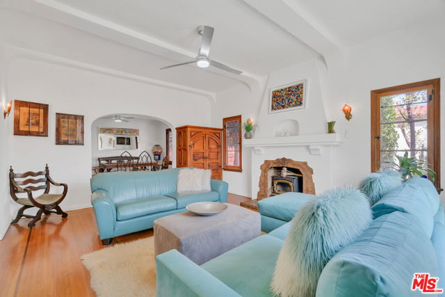 4183 6th Avenue, Los Angeles CA: https://media.crmls.org/mediaz/5dc6d1d0-eefb-4918-8c2b-c7b7b1dfdbf5.jpg