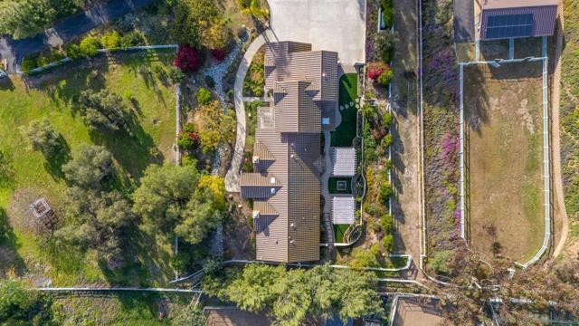 7102 Via Mariposa Norte, Bonsall CA: https://media.crmls.org/mediaz/5dc7b2af-97a1-4dc7-a217-de5209646f97.jpg