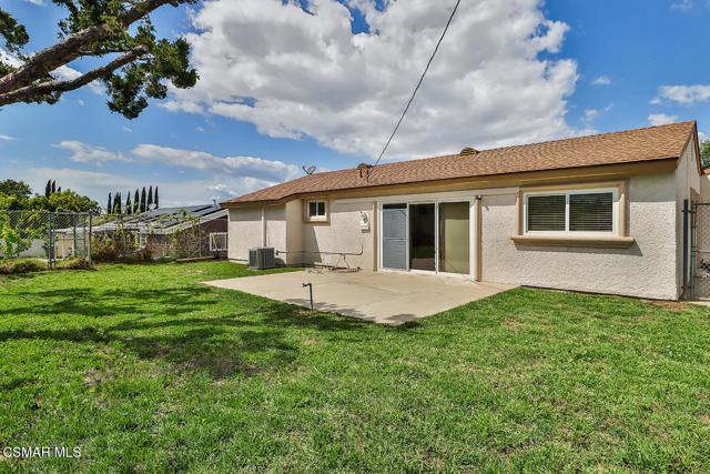 1878 Moore Street, Simi Valley CA: https://media.crmls.org/mediaz/5dc7f686-0ff6-421e-816b-2af4512e97b5.jpg