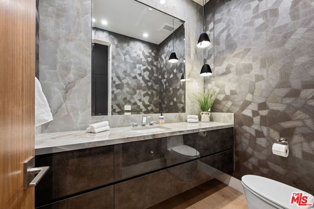 14812 Morrison Street, Sherman Oaks CA: https://media.crmls.org/mediaz/5dc7fa64-20b2-4bea-9c43-34ee9c45b734.jpg