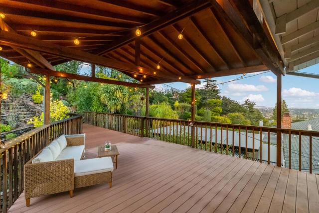 3848 Vineyard Drive, Redwood City CA: https://media.crmls.org/mediaz/5dc80a1b-8112-411c-99ad-c4d13be44991.jpg