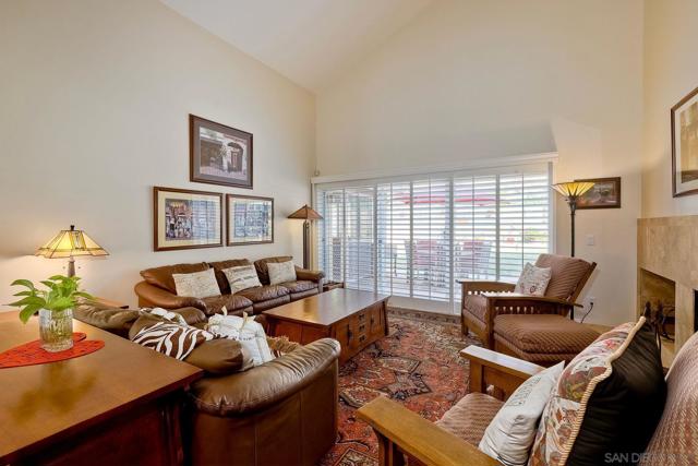 Image 4 of 44 For 10670 Canyon Lake Dr