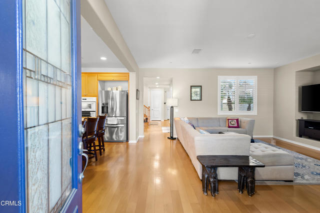 Detail Gallery Image 5 of 34 For 1365 Donegal Way, Oxnard,  CA 93035 - 3 Beds | 2/1 Baths