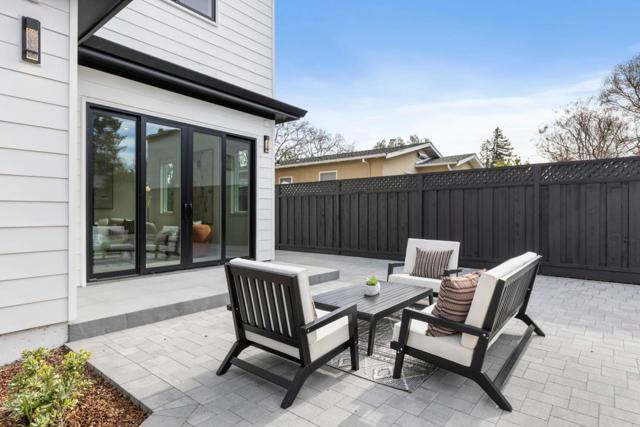 1004 Iris Street, Redwood City CA: https://media.crmls.org/mediaz/5dc91cf3-b638-408e-b216-460975bd75c8.jpg