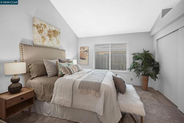 2140 Eastview Pl, Martinez CA: https://media.crmls.org/mediaz/5dc9312b-80e9-4529-9f95-c03245d04ca7.jpg