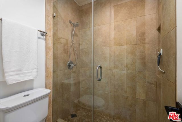 5901 Canterbury Drive, Culver City CA: https://media.crmls.org/mediaz/5dc9d45f-9ef3-437f-bde2-2c55389bb959.jpg