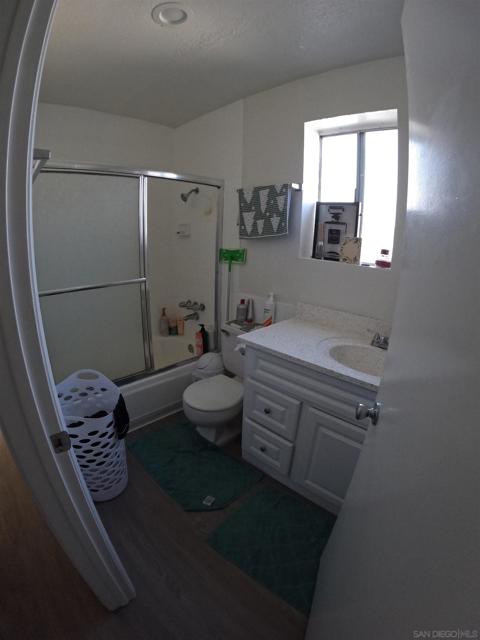 637 10th, Imperial Beach CA: https://media.crmls.org/mediaz/5dcae286-8c68-458c-aaf5-d06dbc3aacf5.jpg