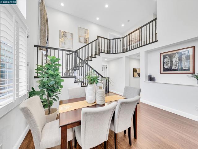 705 Bridge Creek Dr, San Ramon CA: https://media.crmls.org/mediaz/5dcb041e-6c7c-4d4b-bd3a-985e622c4a5f.jpg