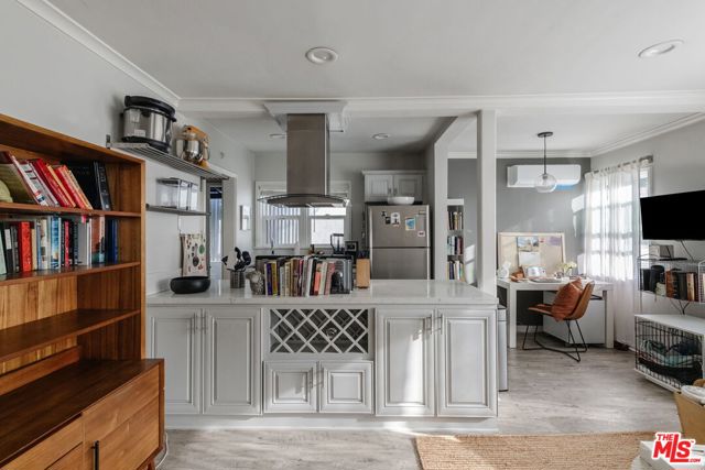 617 Westmount Drive, West Hollywood CA: https://media.crmls.org/mediaz/5dcb379f-37ee-4266-89e2-acb3f0eec9b3.jpg