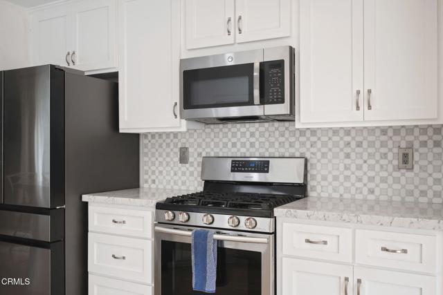 11998 Bubbling Brook Street, Moorpark CA: https://media.crmls.org/mediaz/5dcb6d9a-733e-4574-bacb-5b33464c9f48.jpg
