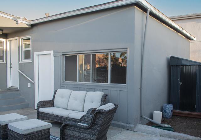 4092 Winona Ave, San Diego CA: https://media.crmls.org/mediaz/5dccb592-ed6b-4acc-9be1-f24c363e1e28.jpg