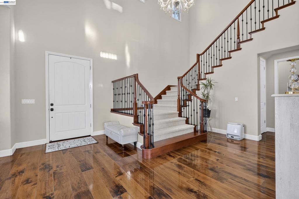 https://media.crmls.org/mediaz/5dcde7ab-c62a-44cc-aebe-bb151e2f39ac.jpg?preset=X-Large