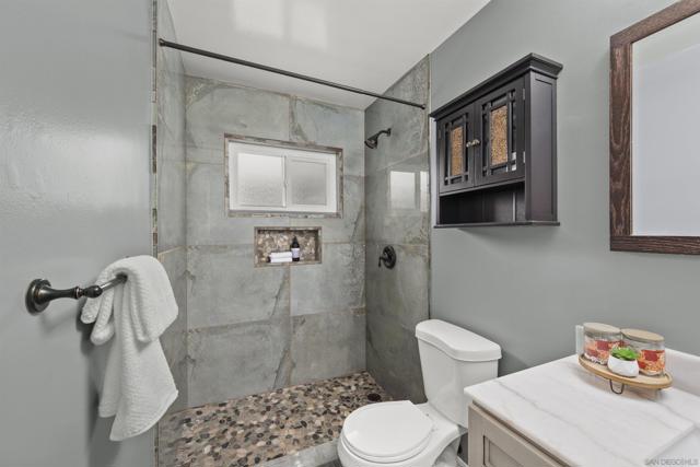 3428 Garrison St, San Diego CA: https://media.crmls.org/mediaz/5dce2324-bb54-4656-8bcc-d10d35ccdf32.jpg
