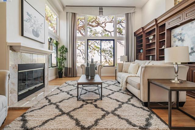530 Oakshire Pl, Alamo CA: https://media.crmls.org/mediaz/5dce5022-bf15-46c6-b02e-74e2963ae6c0.jpg