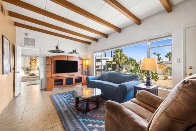 68079 Vista Del Valle, Cathedral City CA: https://media.crmls.org/mediaz/5dcea7a3-1256-4c3e-90b5-4c4e0f53e554.jpg