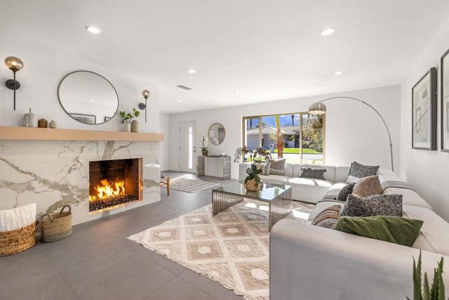 75322 Desert Park Drive, Indian Wells CA: https://media.crmls.org/mediaz/5dceafbe-5252-42f0-9125-ae4c20a6590f.jpg