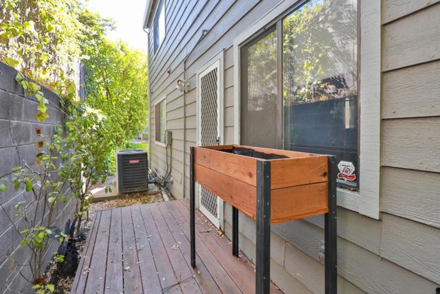 5829 San Juan Avenue, Citrus Heights CA: https://media.crmls.org/mediaz/5dceb50c-9889-4f86-b44a-7bc0bbaace79.jpg