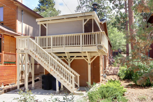 735 Santa Barbara Avenue, Sugarloaf CA: https://media.crmls.org/mediaz/5dcee787-282d-47fa-be6b-0266b42a91e4.jpg