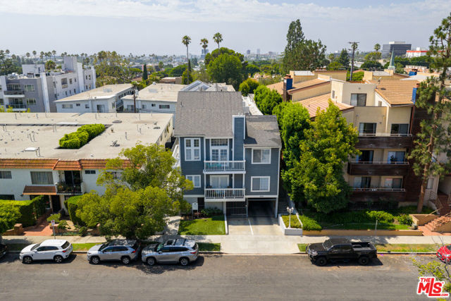 1315 S Carmelina Avenue, Los Angeles CA: https://media.crmls.org/mediaz/5dcfa87d-83e9-48ac-ab03-6437d684d8af.jpg