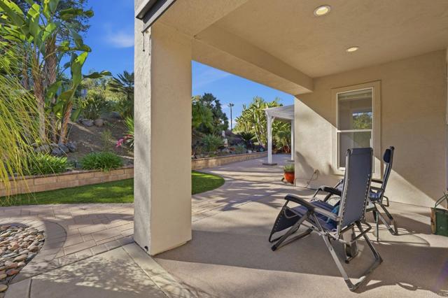 Detail Gallery Image 43 of 68 For 1921 Cresthaven Dr, Vista,  CA 92084 - 4 Beds | 3 Baths