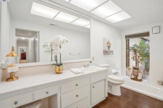 419 Burkhard Rd, Patterson CA: https://media.crmls.org/mediaz/5dd13908-a023-4984-b62b-7c975c2dc712.jpg