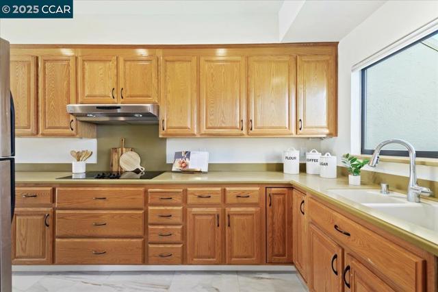 3711 Terra Granada, Walnut Creek CA: https://media.crmls.org/mediaz/5dd16708-682f-4d16-80d4-ff93aabc4559.jpg