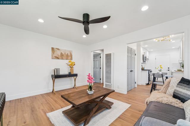 23230 Anchor Avenue, Carson CA: https://media.crmls.org/mediaz/5dd23b98-0b1b-4aae-96a4-4c60d13cdc65.jpg