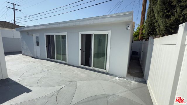 515 Myrtle Street, Glendale CA: https://media.crmls.org/mediaz/5dd31e39-3715-4e5b-9a64-c0a6da905729.jpg