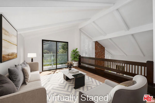 1317 Avenida De Cortez, Pacific Palisades CA: https://media.crmls.org/mediaz/5dd37d08-914b-4bda-ac8c-ccf2f7ecc437.jpg
