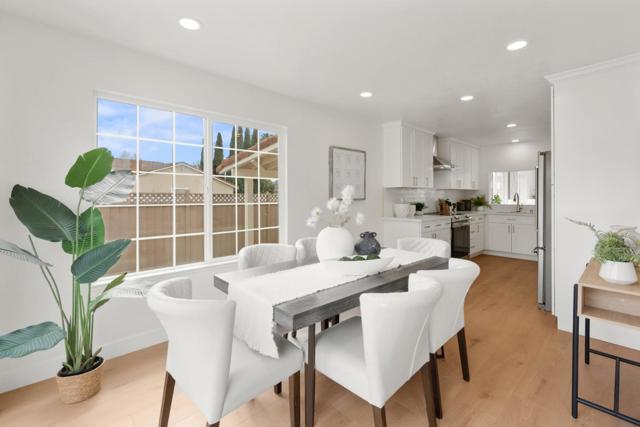 569 Blairburry Way, San Jose CA: https://media.crmls.org/mediaz/5dd387a4-4834-4d90-b2a1-2ea48c47fe85.jpg