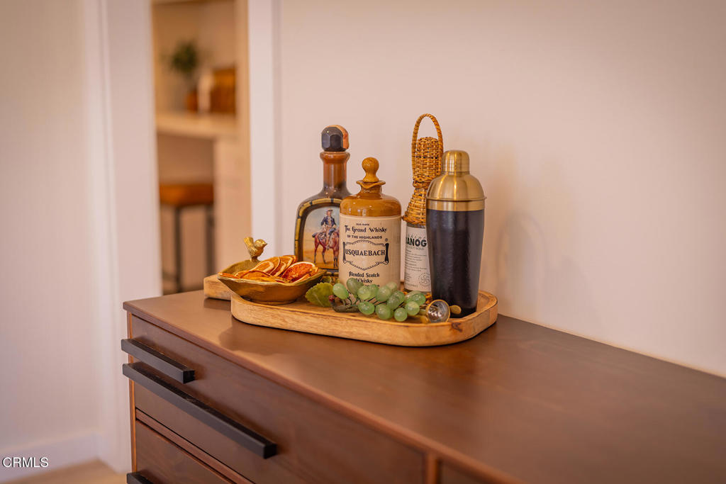 https://media.crmls.org/mediaz/5dd3e2cb-b177-4829-9809-b7a395a4a37a.jpg?preset=X-Large