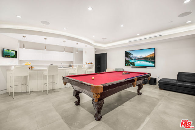 2501 Zorada Drive, Los Angeles CA: https://media.crmls.org/mediaz/5dd45b2a-6545-4fc7-87f7-475a62b02861.jpg