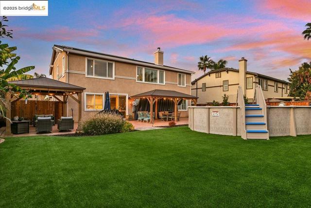 596 Toscanna Court, Brentwood CA: https://media.crmls.org/mediaz/5dd4bd1a-3ef8-4bb2-a1a7-c118241cacc8.jpg