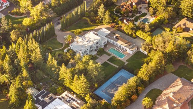 291 Atherton Avenue, Atherton CA: https://media.crmls.org/mediaz/5dd52749-fdca-483d-a3ef-2d7a61eb1f79.jpg