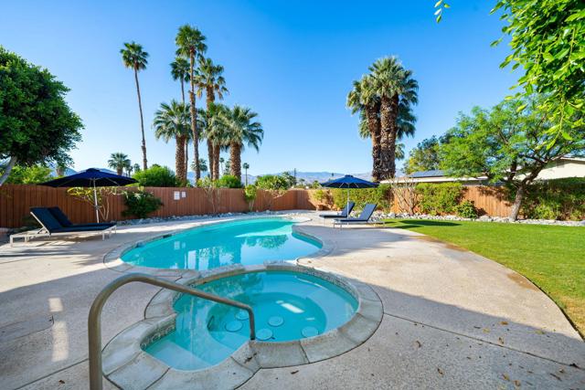 74277 Myrsine Avenue, Palm Desert CA: https://media.crmls.org/mediaz/5dd5565c-47c5-499f-80b6-c11386a6d44c.jpg