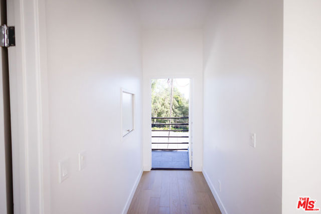 21329 Mulholland Drive, Woodland Hills CA: https://media.crmls.org/mediaz/5dd57d41-3117-4415-9ae9-192470e3cb94.jpg