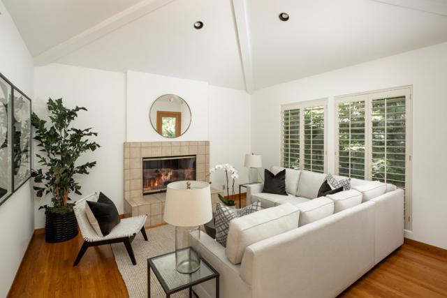 699 Manresa Lane, Los Altos CA: https://media.crmls.org/mediaz/5dd657e0-7fe0-4e12-a0a1-f3cf1c4fc001.jpg