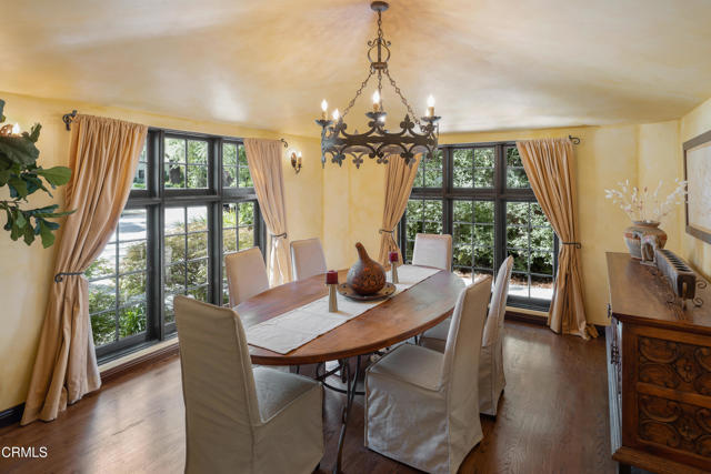 1024 Prospect Boulevard, Pasadena CA: https://media.crmls.org/mediaz/5dd683bc-5dda-4276-9c8f-39dcb73dcc63.jpg