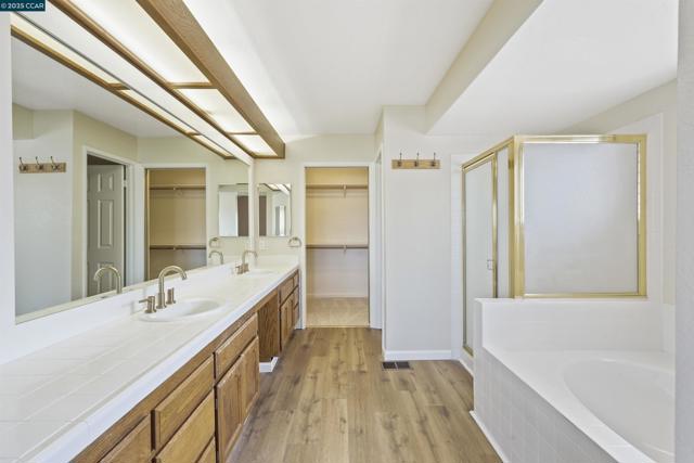 5535 Edgeview Dr, Discovery Bay CA: https://media.crmls.org/mediaz/5dd792ce-c170-40de-a2a9-86199176891f.jpg