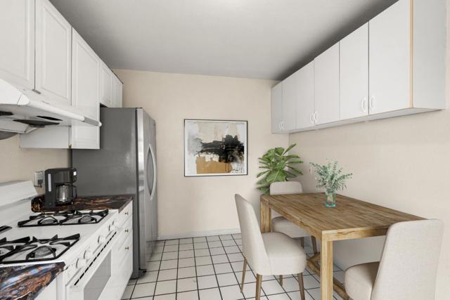 189 Lee Avenue, San Francisco CA: https://media.crmls.org/mediaz/5dd79804-da34-4a5f-affb-36d25ff313f9.jpg