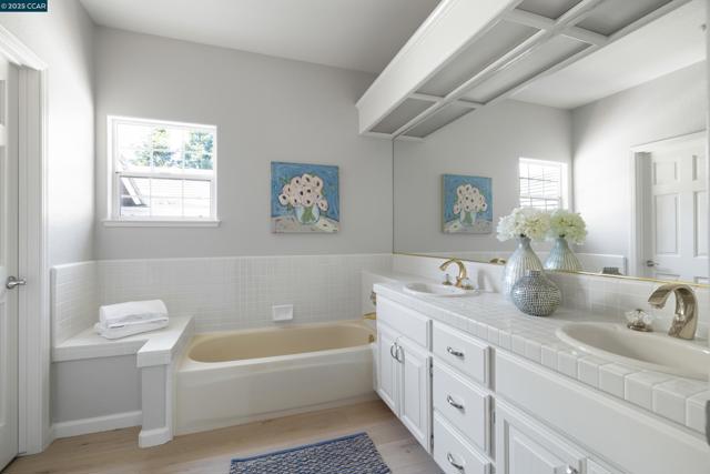 46 Merrill Circle N., Moraga CA: https://media.crmls.org/mediaz/5dd7c2d4-fb0a-4d03-87a2-5407f3e0f448.jpg
